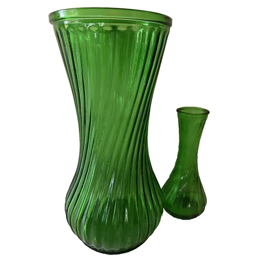 Vintage Hoosier Glass Emerald Green Ribbed Swirl Vases Lot of 2 10